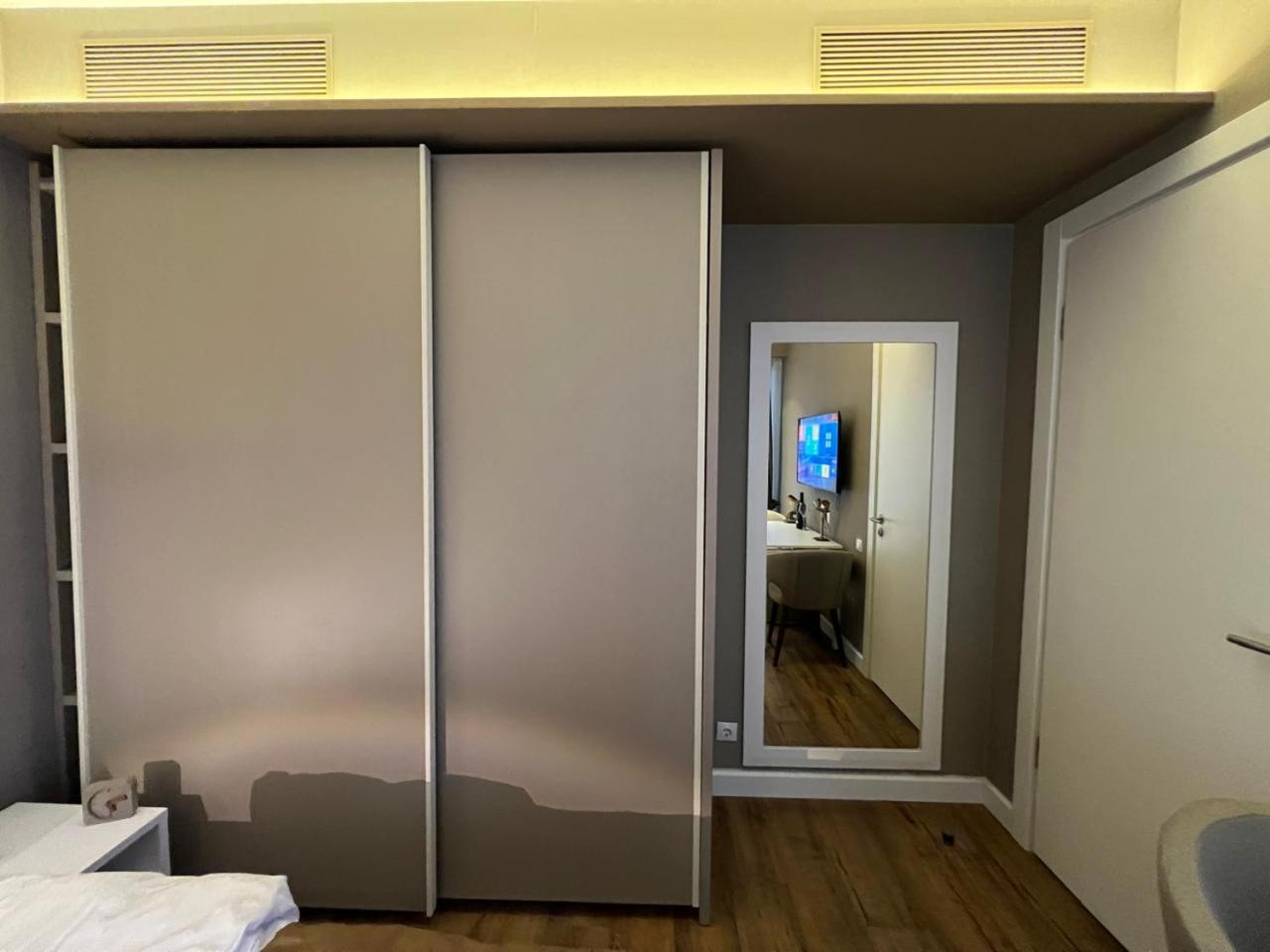 Courttyard Panorama Apartment