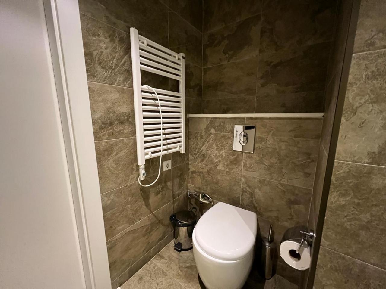 Courttyard Panorama Apartment Batumi