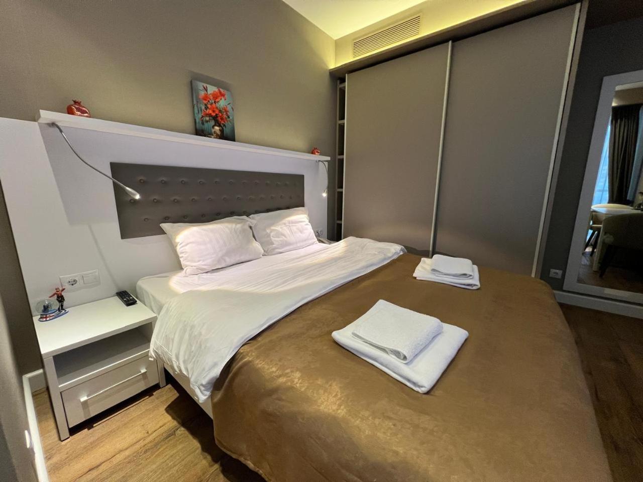 Courttyard Panorama Apartment Batumi